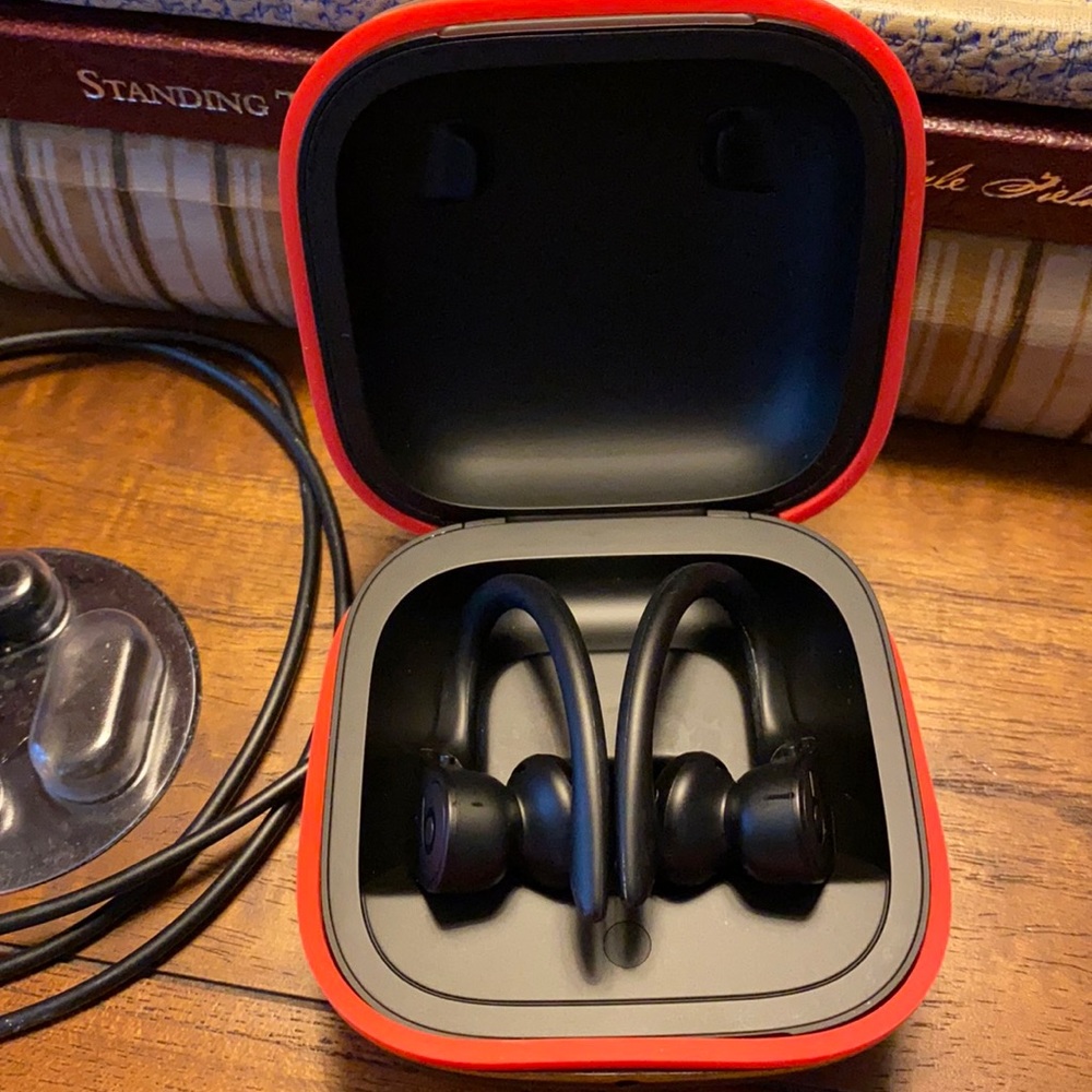 NWOT Powerbeats Pro